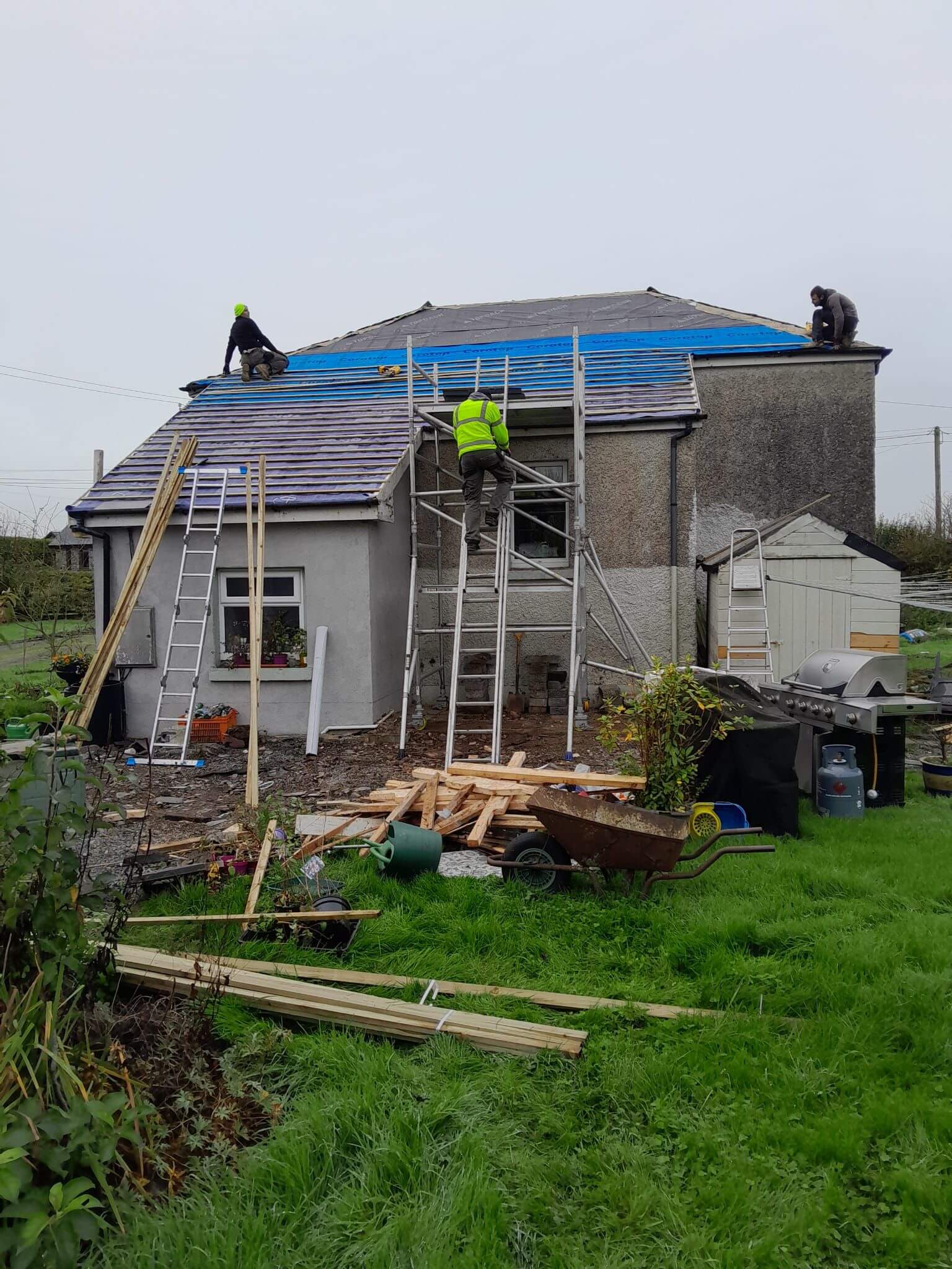 installing a new roof on house